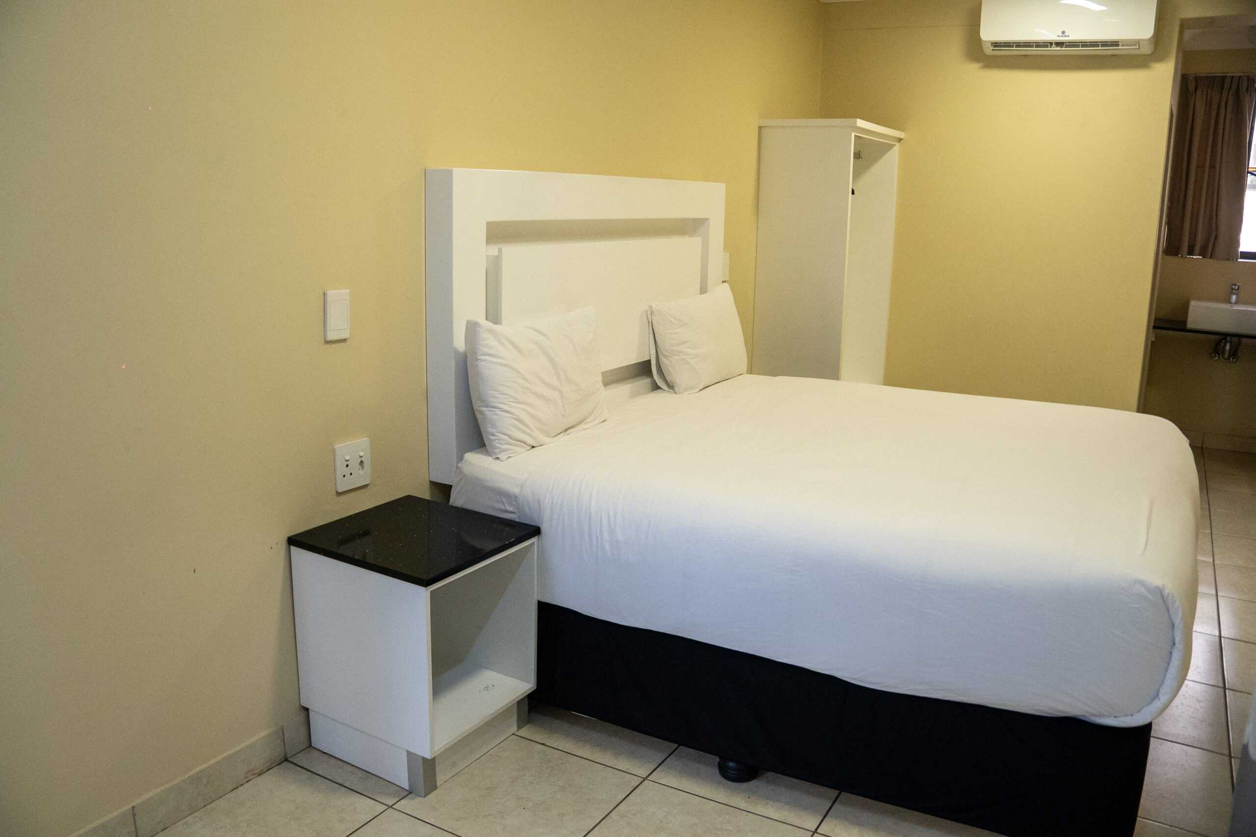 Standard Room - Pinetown - Image 9